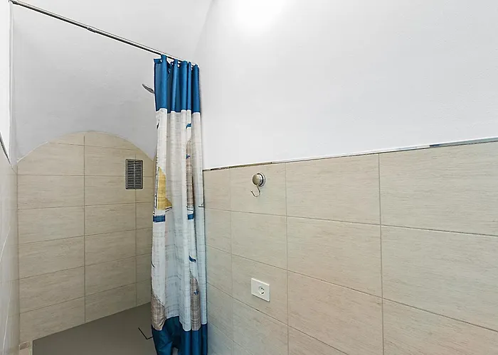 Saro House - Happy * Sanremo