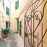 アパート Saro House - Happy