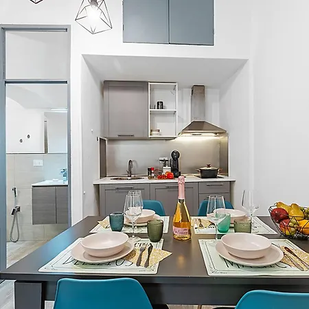 Saro House, Centre Flat For 6 - Happy Apartmán Sanremo